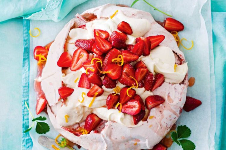 Pavlova de morango