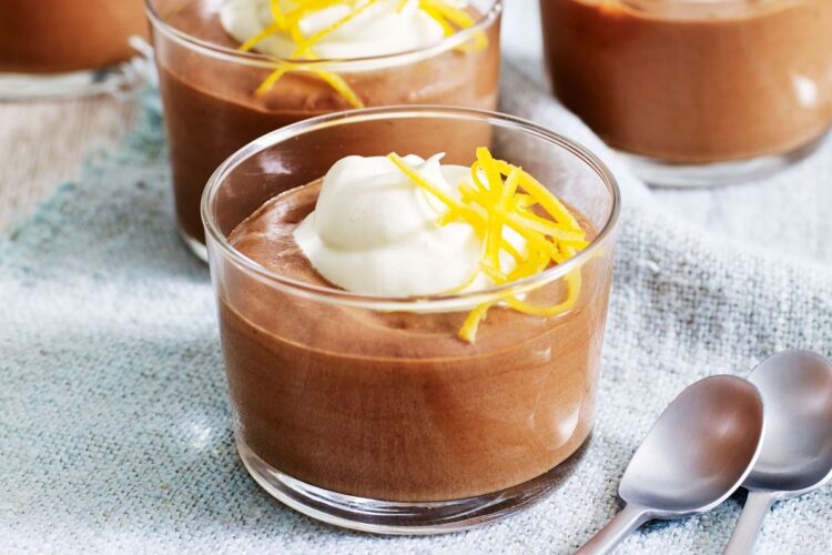 Mousse cremosa de chocolate e laranja