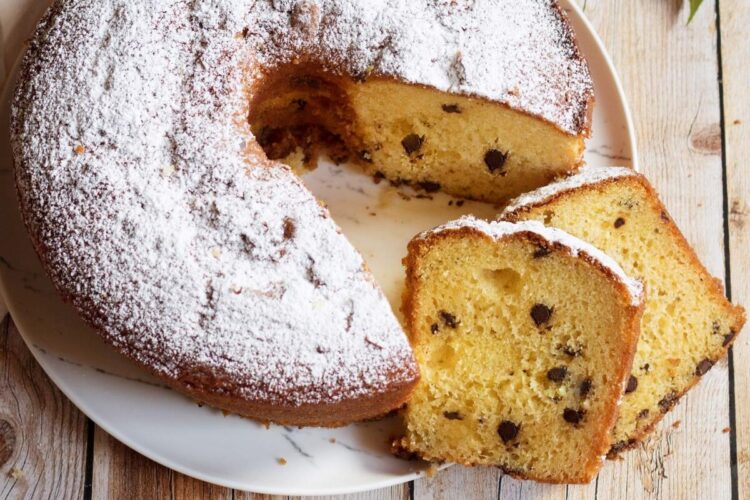 Bolo de iogurte com pepitas de chocolate