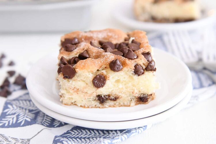 Bolo de baunilha com pepitas de chocolate