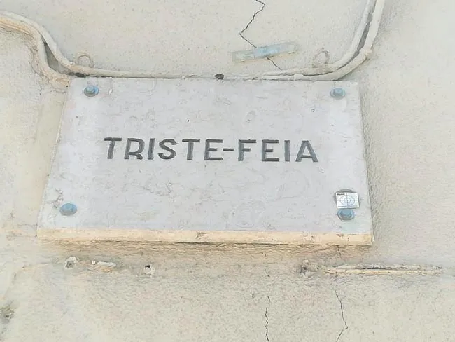 Triste-Feia